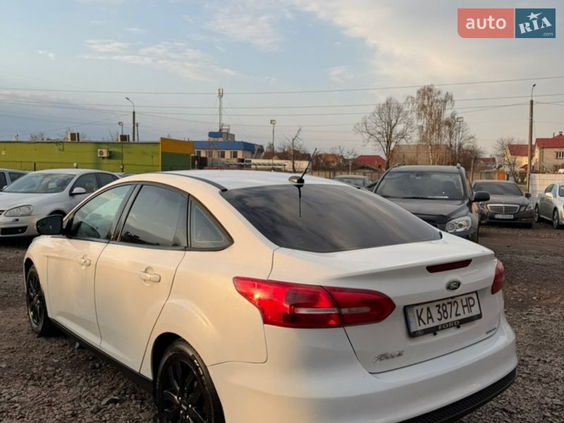 Седан Ford Focus 2015 в Чернігові