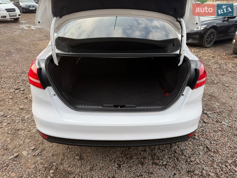 Седан Ford Focus 2015 в Чернігові