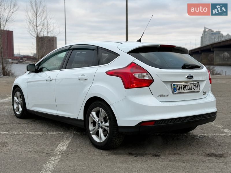Хэтчбек Ford Focus 2014 в Киеве