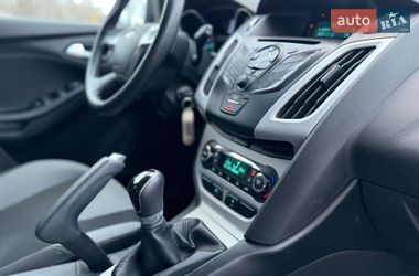 Хэтчбек Ford Focus 2014 в Киеве