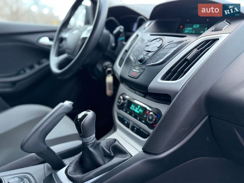Хэтчбек Ford Focus 2014 в Киеве