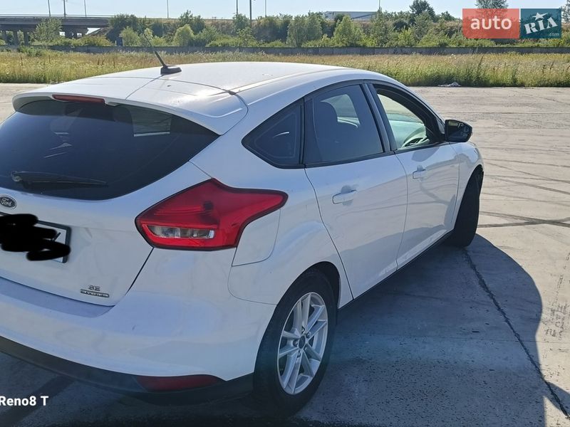 Хэтчбек Ford Focus 2015 в Ужгороде