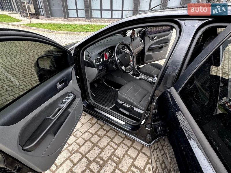 Хэтчбек Ford Focus 2010 в Ивано-Франковске