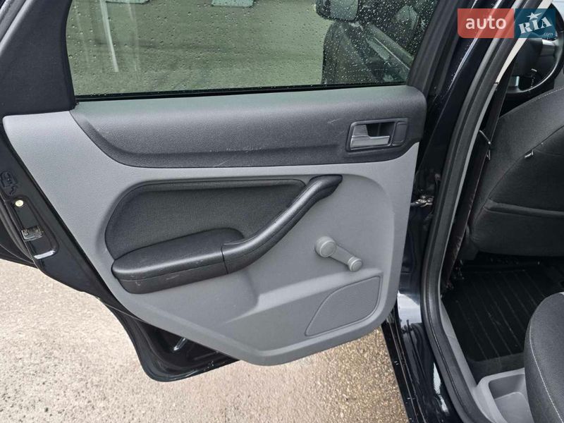 Хэтчбек Ford Focus 2010 в Полтаве фото 21 Хэтчбек Ford Focus 2010 в Полтаве