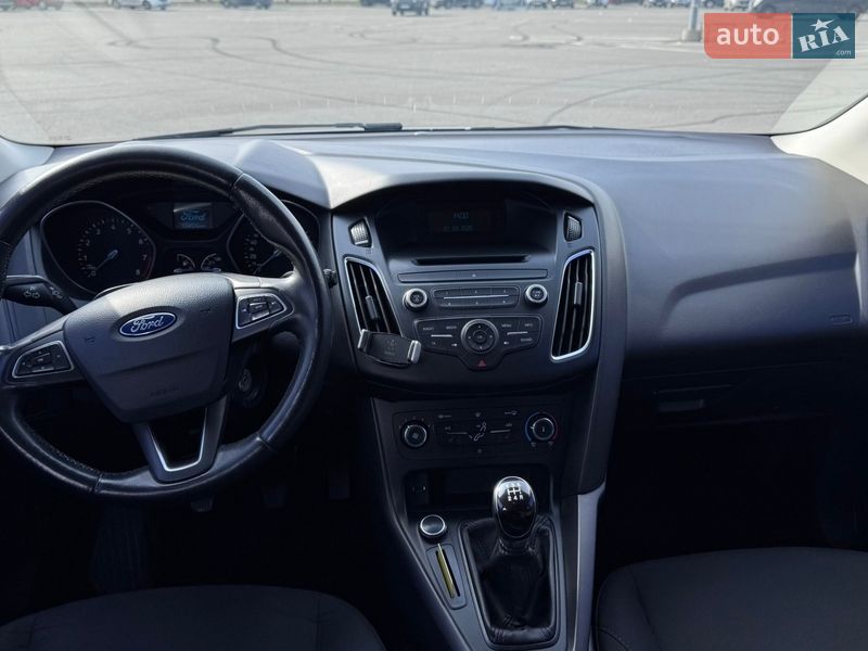 Хетчбек Ford Focus 2017 в Дніпрі фото 8 Хетчбек Ford Focus 2017 в Дніпрі