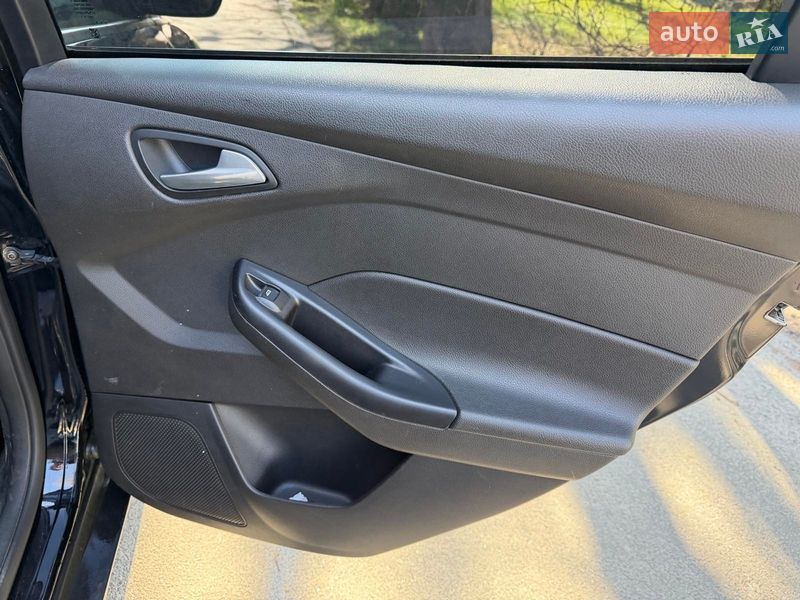 Хэтчбек Ford Focus 2015 в Киеве фото 20 Хэтчбек Ford Focus 2015 в Киеве