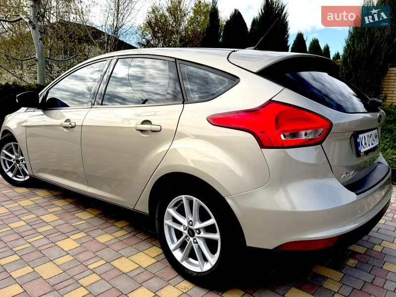 Хетчбек Ford Focus 2015 в Дніпрі