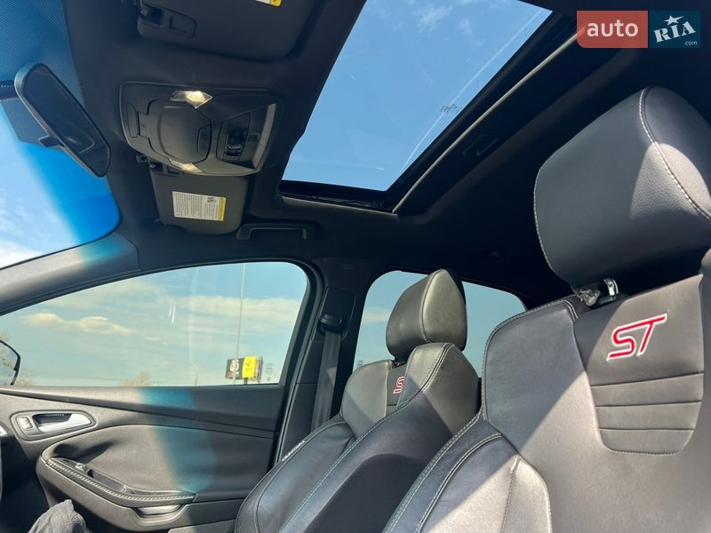 Хэтчбек Ford Focus 2016 в Киеве