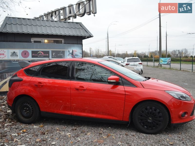 Хэтчбек Ford Focus 2014 в Киеве