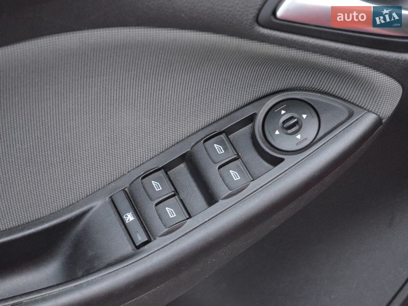 Хэтчбек Ford Focus 2014 в Киеве