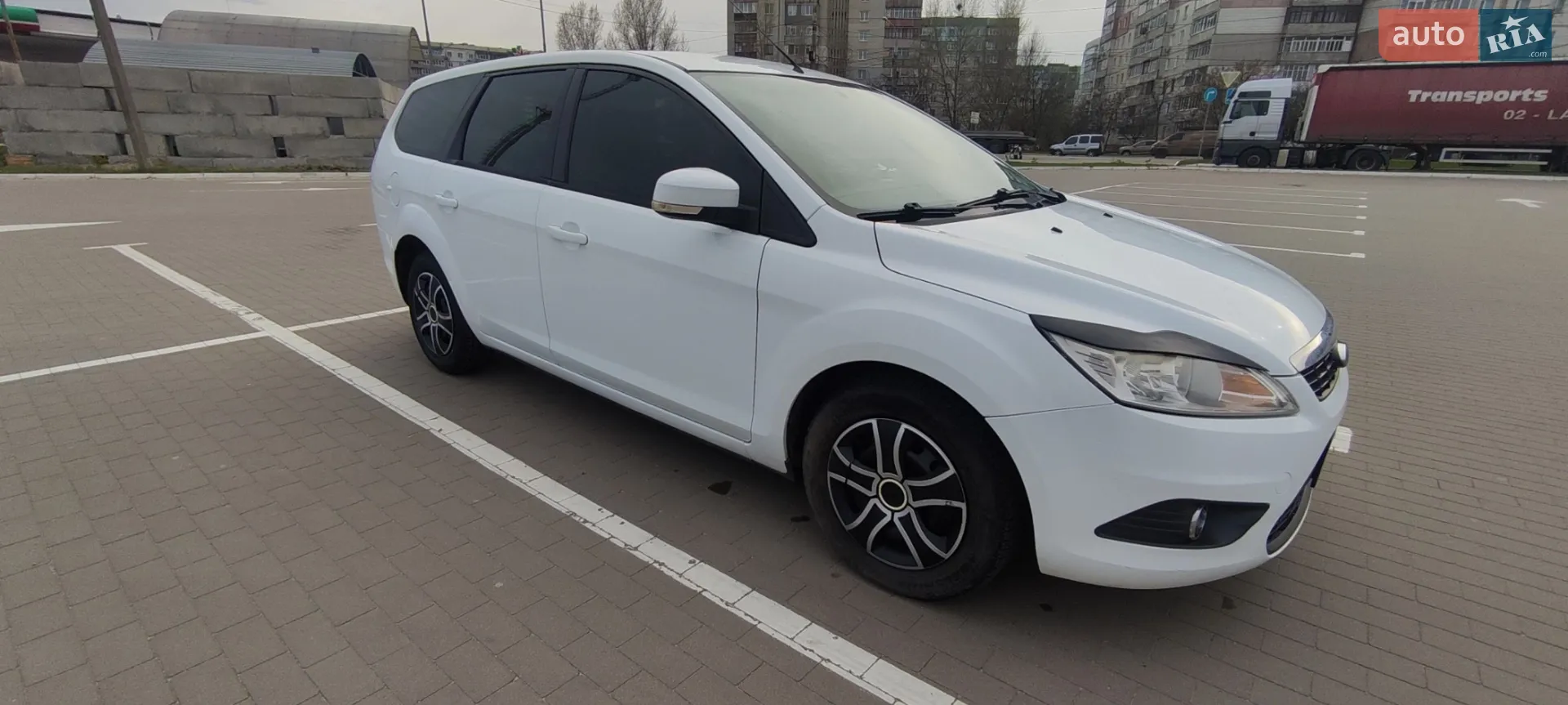 2010 Ford Focus - мініатюра 2