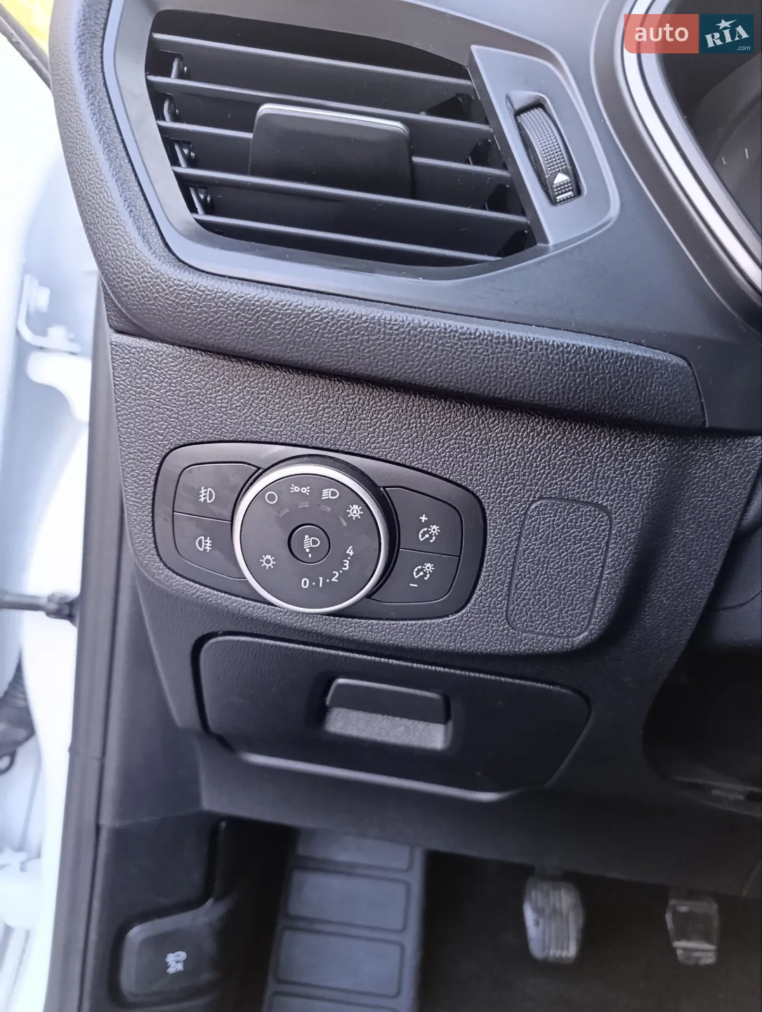 2020 Ford Focus - мініатюра 3