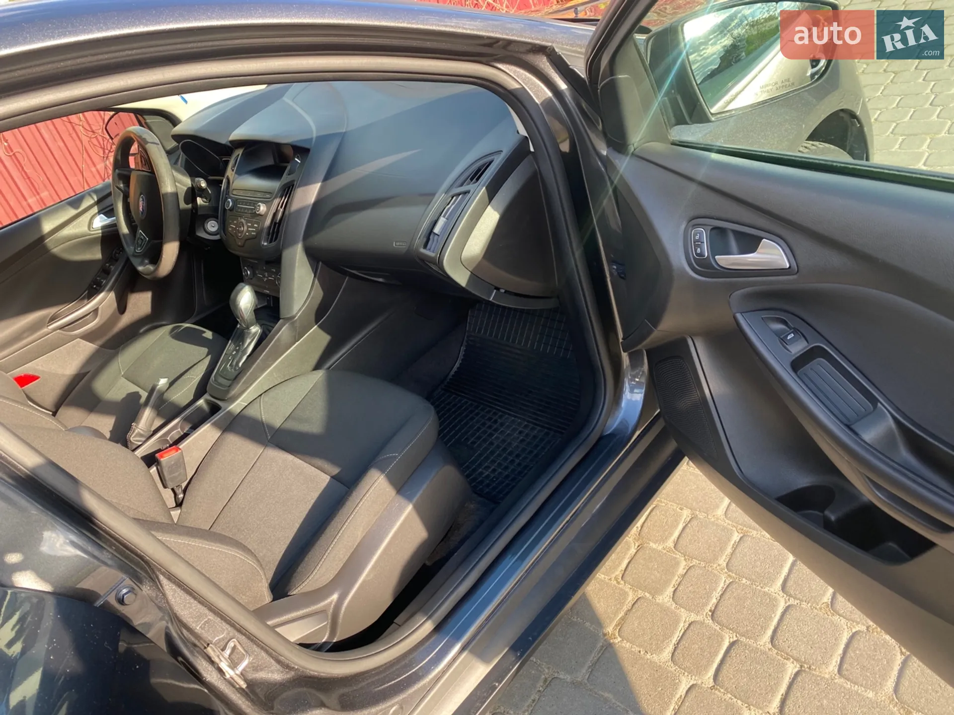 Ford Focus 2017 VIN 1FADP3K28JL206749 фото оголошення 5 з 13