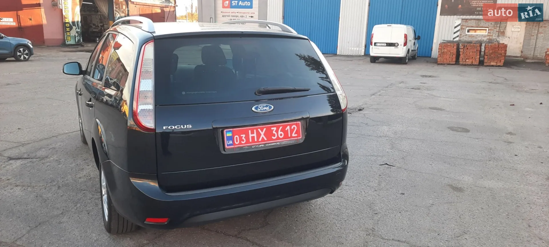 2010 Ford Focus - мініатюра 11