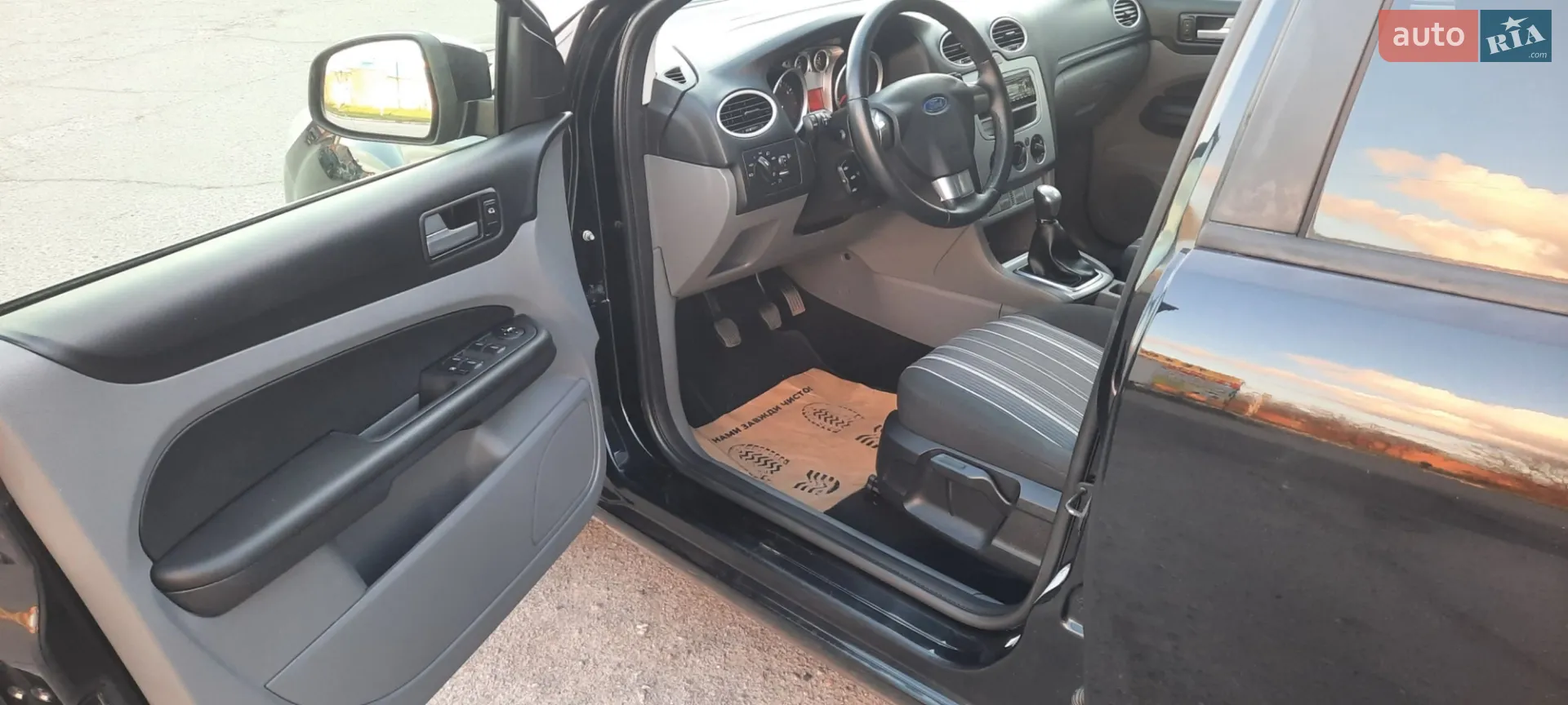 2010 Ford Focus - мініатюра 24