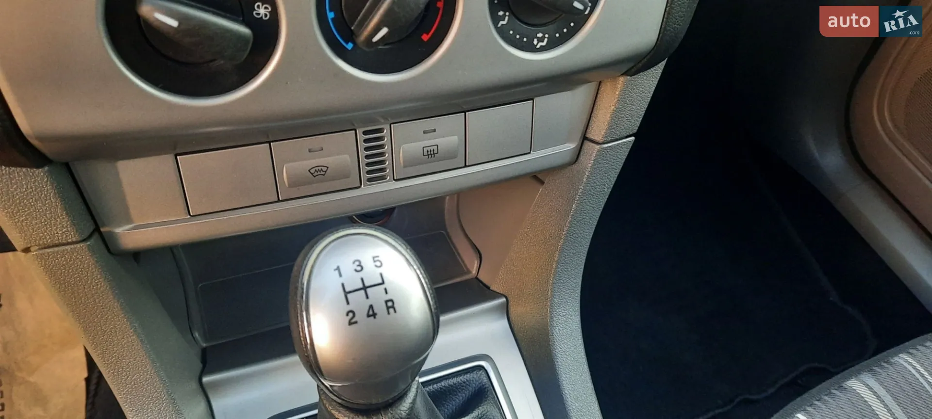 2010 Ford Focus - мініатюра 41