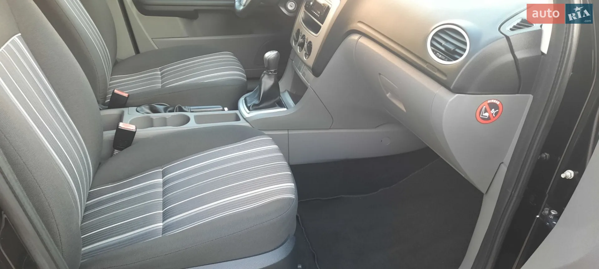 2010 Ford Focus - мініатюра 71