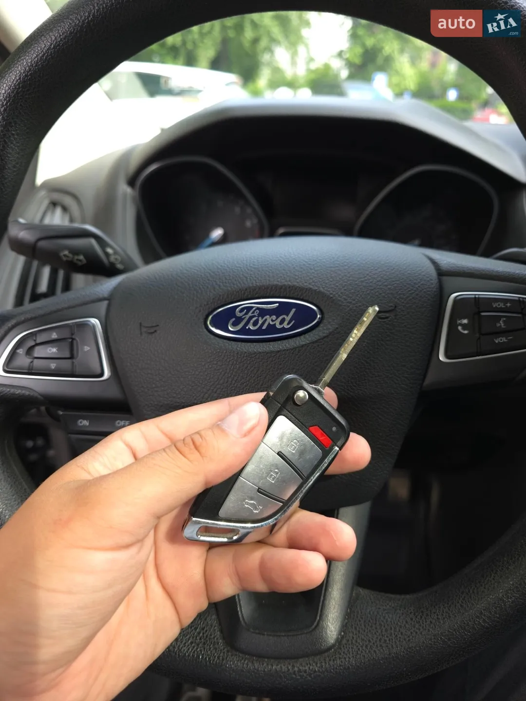 2017 Ford Focus - мініатюра 16
