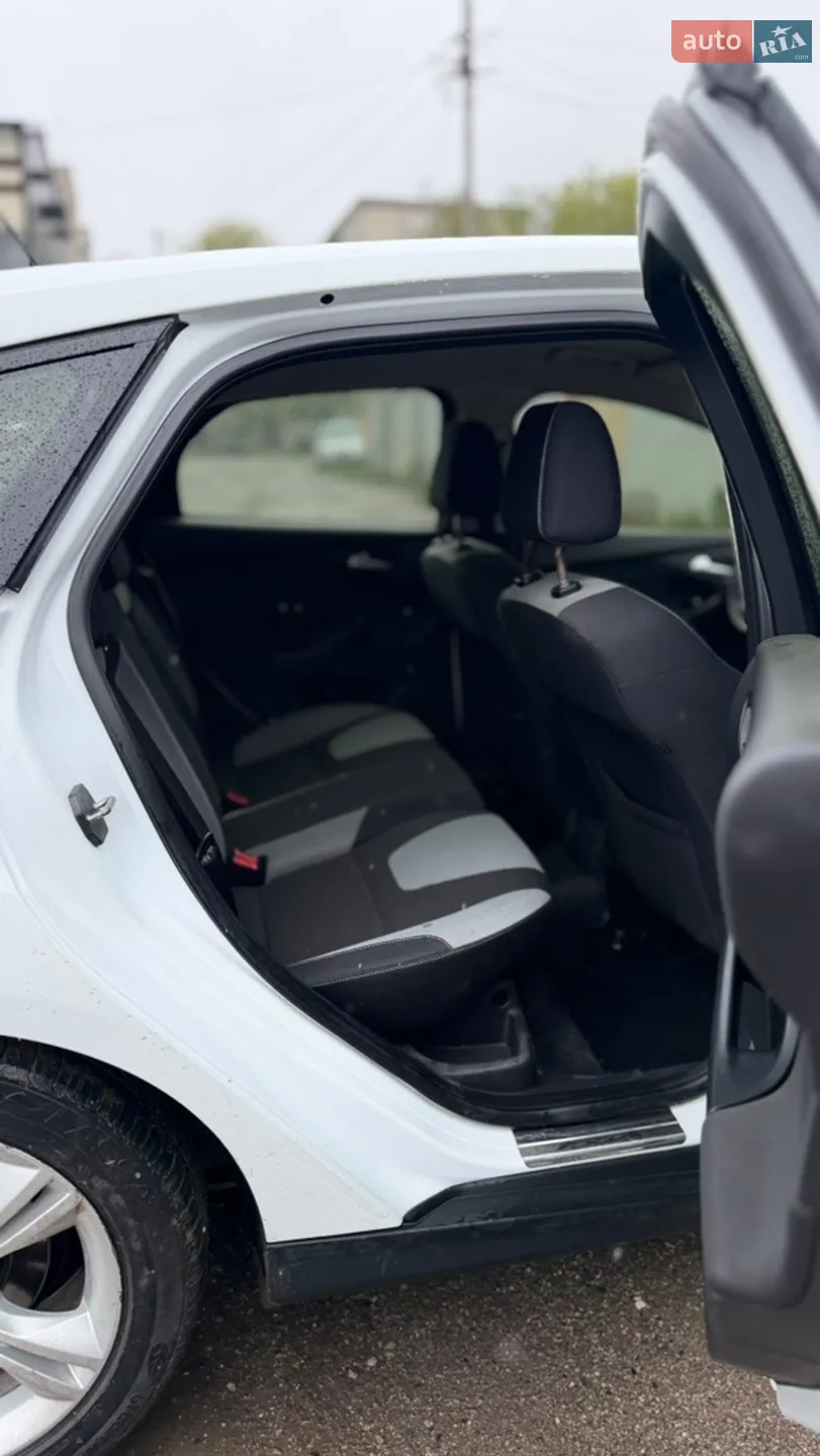 2013 Ford Focus - мініатюра 13