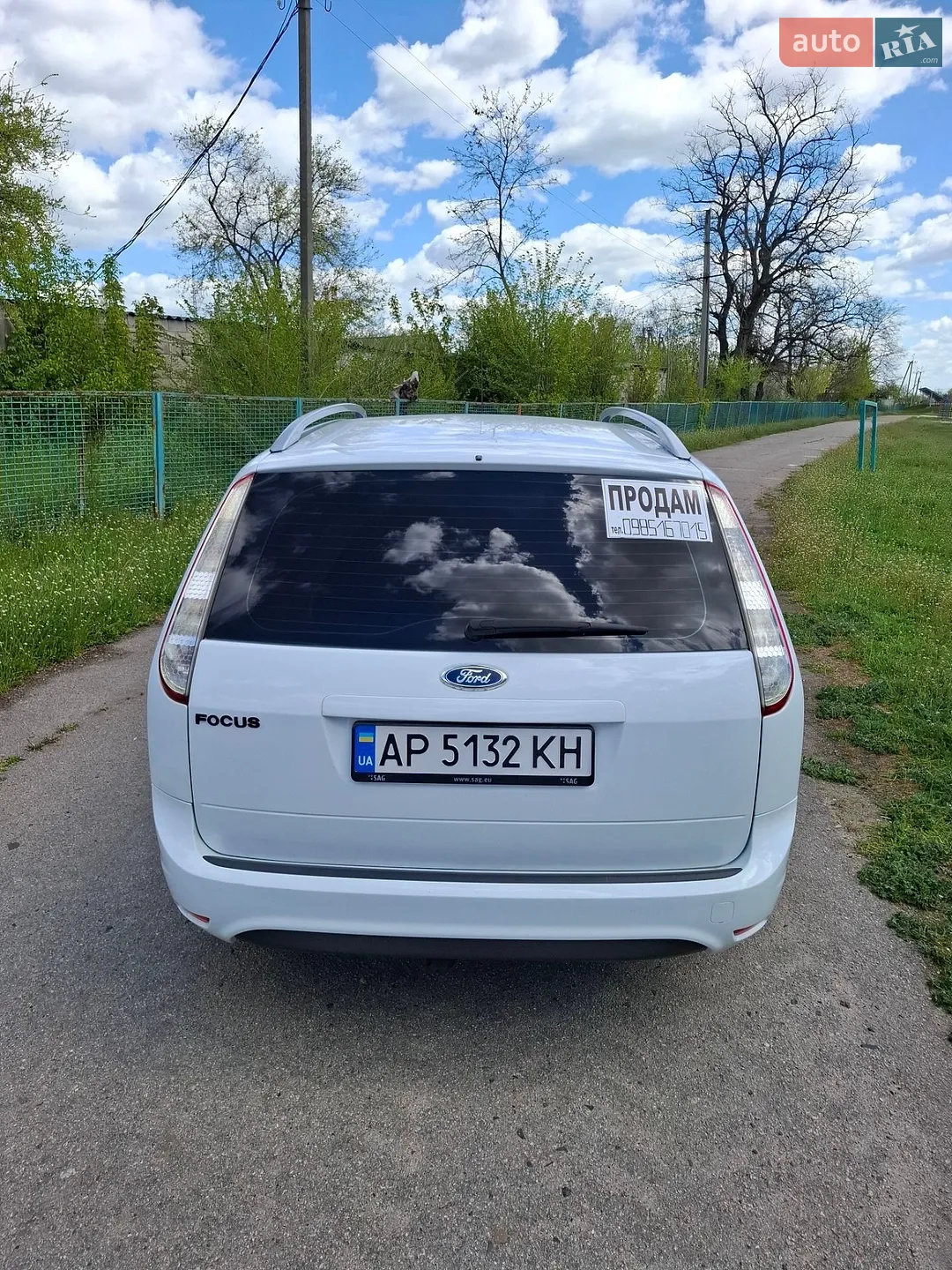 2010 Ford Focus - мініатюра 6
