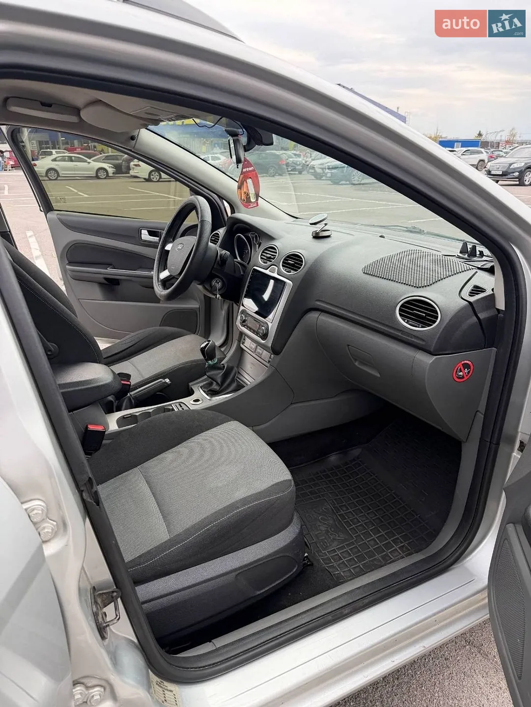 2010 Ford Focus - мініатюра 7
