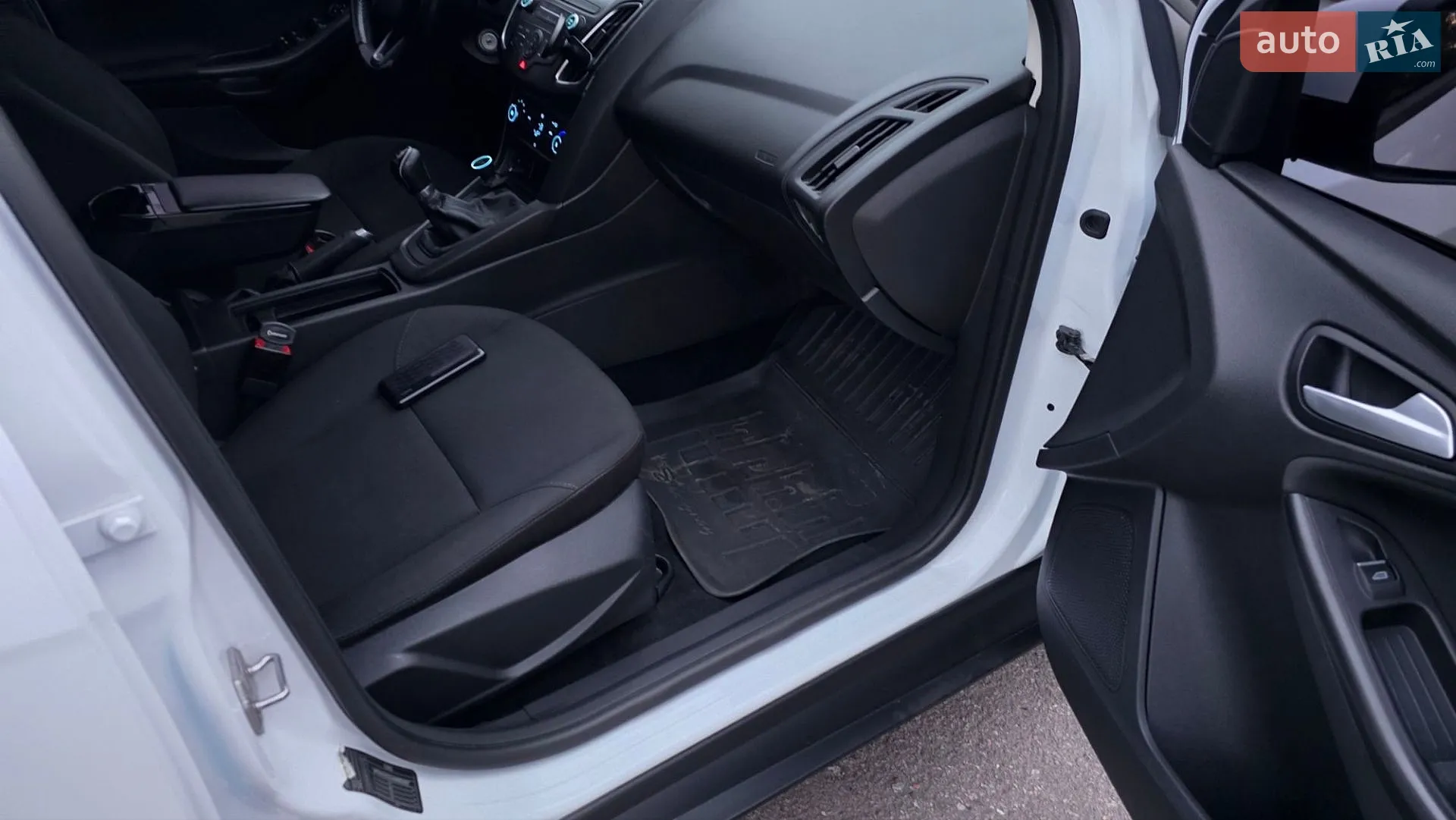 2017 Ford Focus - мініатюра 25
