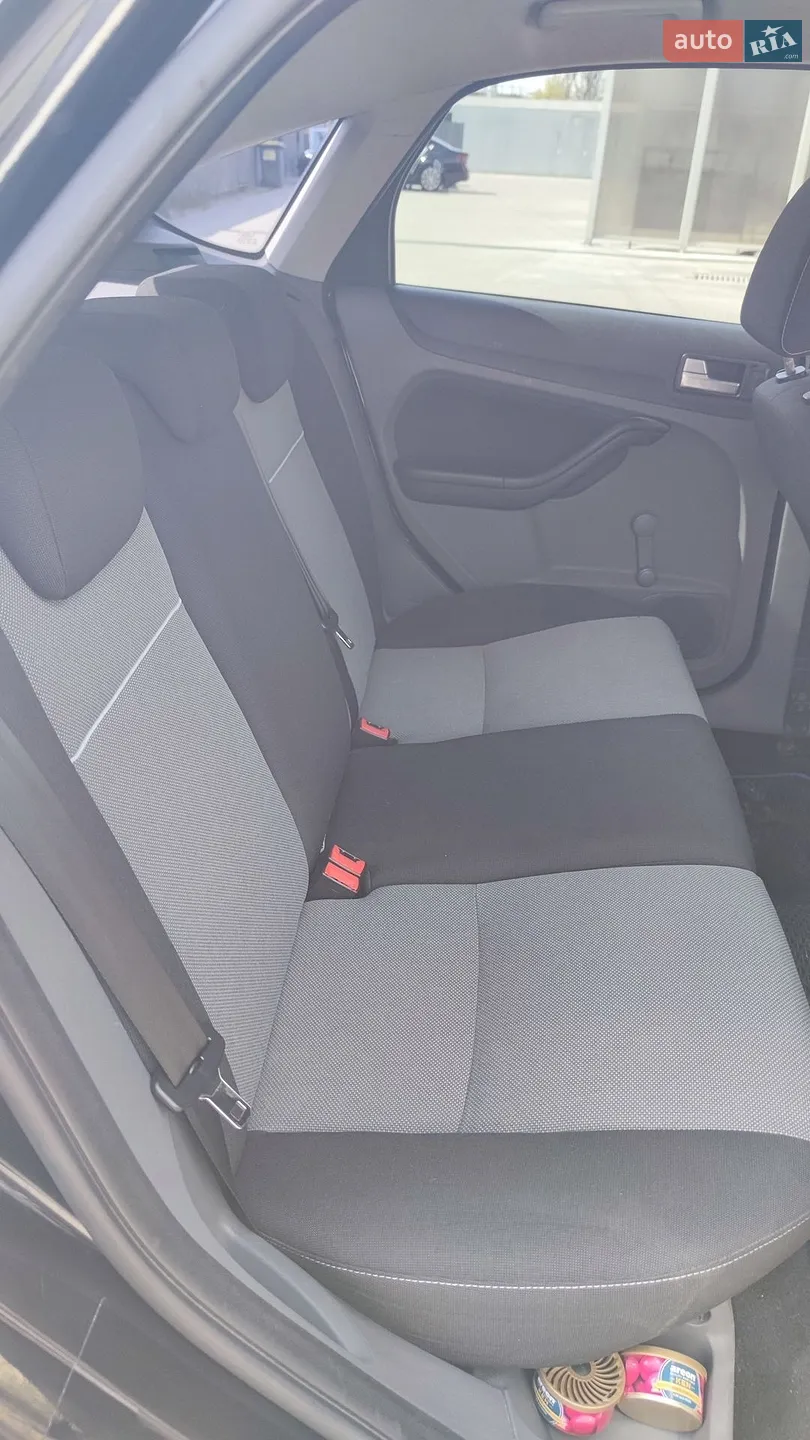 2010 Ford Focus - мініатюра 5