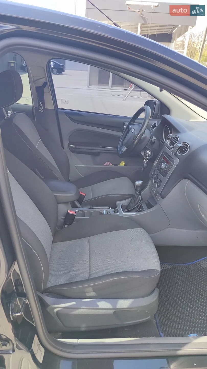 2010 Ford Focus - мініатюра 6