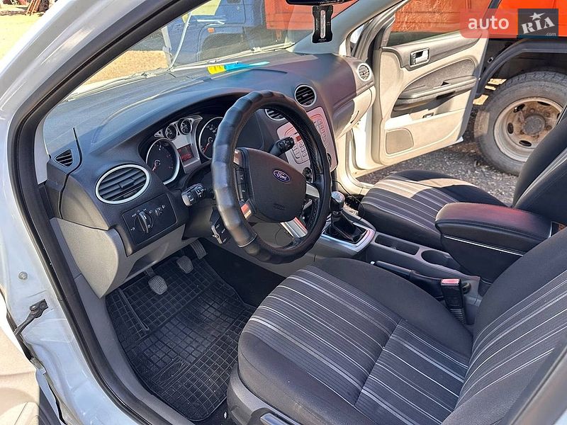 Хэтчбек Ford Focus 2008 в Вознесенске