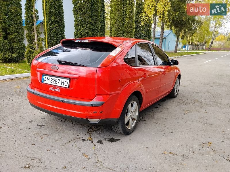 Хетчбек Ford Focus 2005 в Кореці