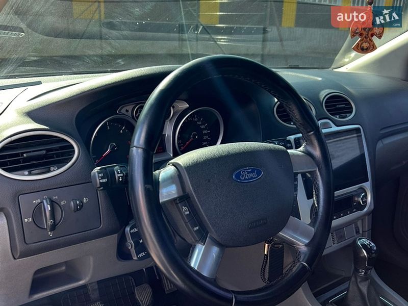 Хэтчбек Ford Focus 2011 в Киеве