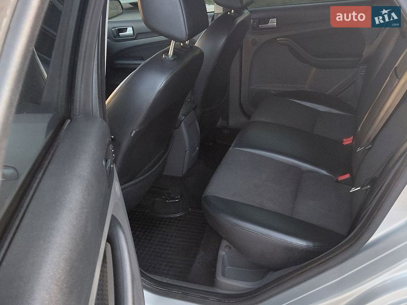 Хетчбек Ford Focus 2005 в Ніжині