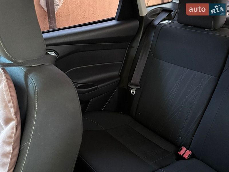 Седан Ford Focus 2015 в Киеве