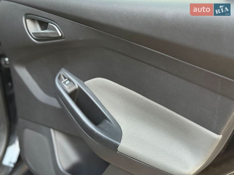 Хэтчбек Ford Focus 2011 в Киеве