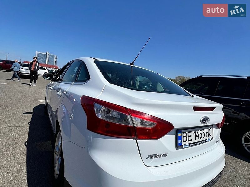 Седан Ford Focus 2012 в Софиевской Борщаговке