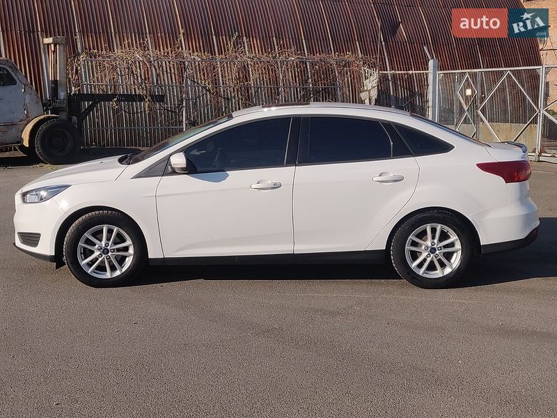 Седан Ford Focus 2015 в Киеве