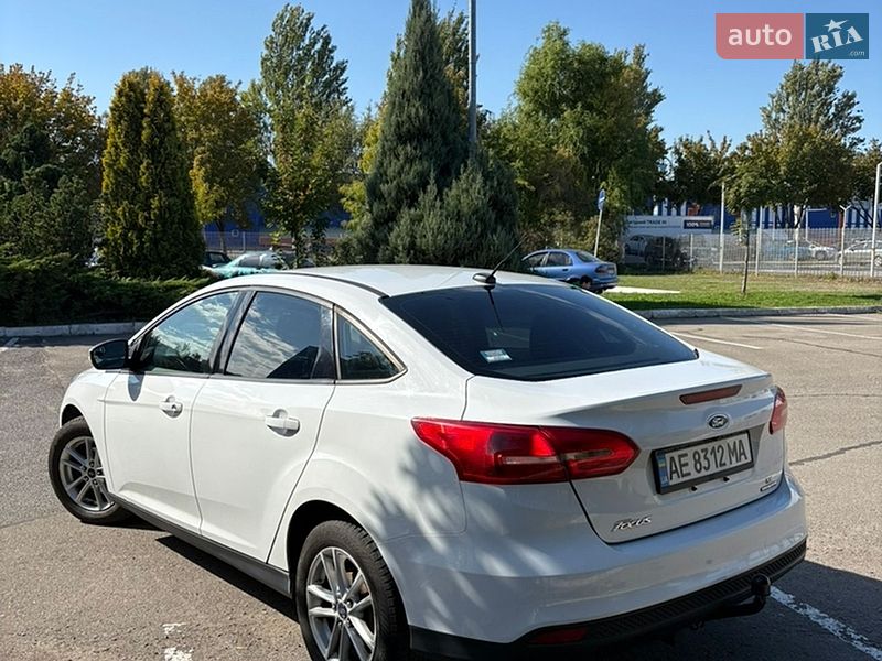 Седан Ford Focus 2015 в Дніпрі