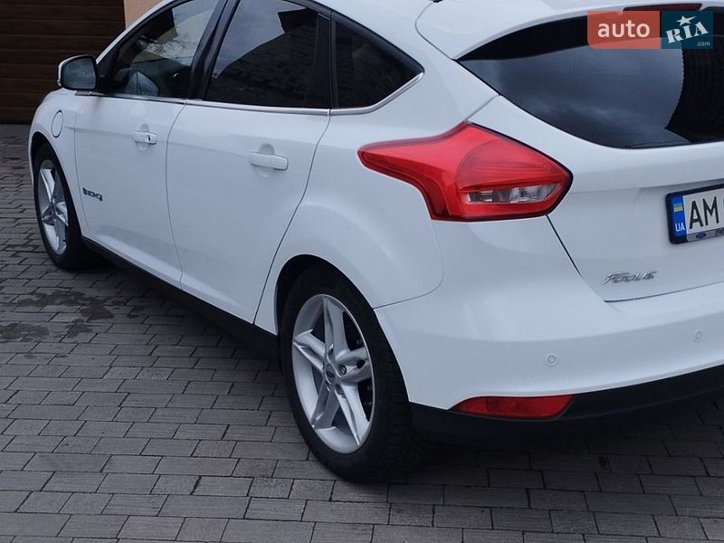 Хетчбек Ford Focus 2015 в Житомирі