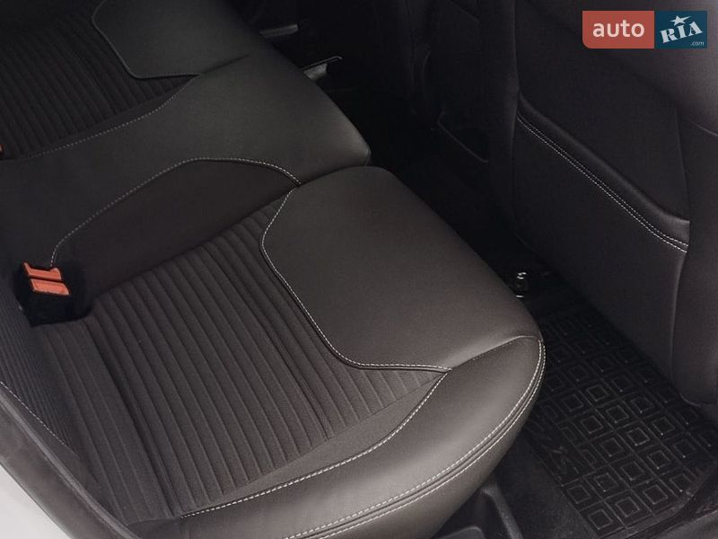 Хетчбек Ford Focus 2015 в Житомирі