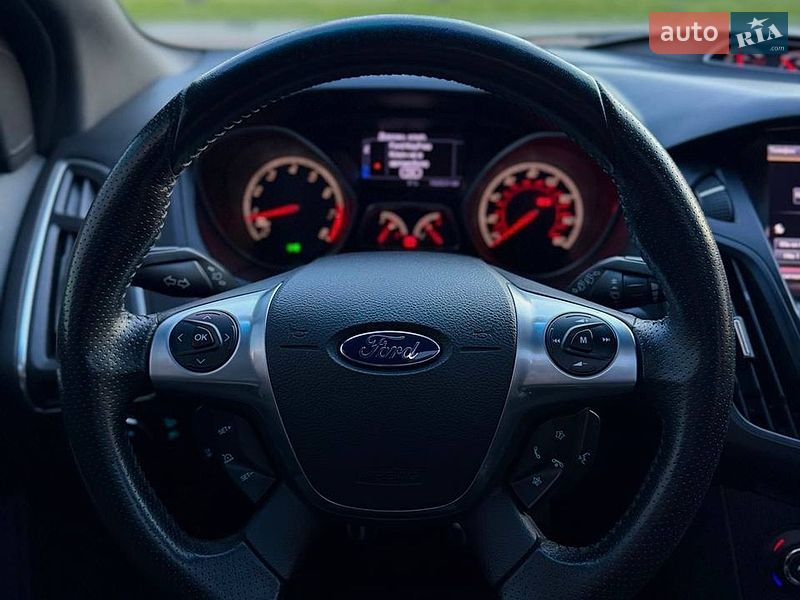 Хетчбек Ford Focus 2012 в Дніпрі