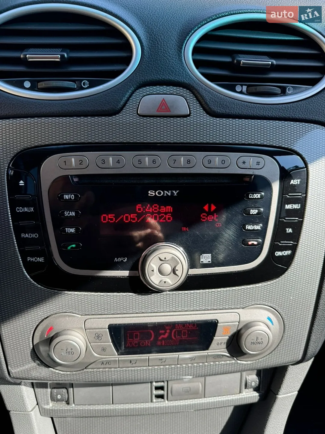 2010 Ford Focus - мініатюра 18