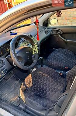 Хэтчбек Ford Focus 2000 в Бородянке