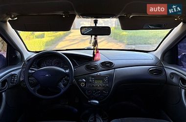 Седан Ford Focus 2001 в Городку