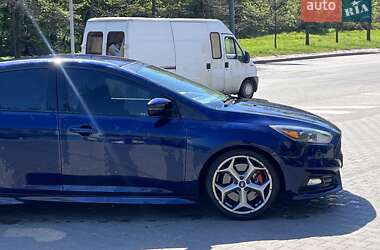 Хэтчбек Ford Focus 2016 в Киеве