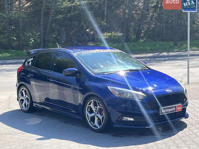 Хэтчбек Ford Focus 2016 в Киеве