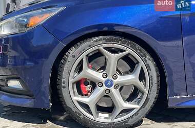 Хэтчбек Ford Focus 2016 в Киеве