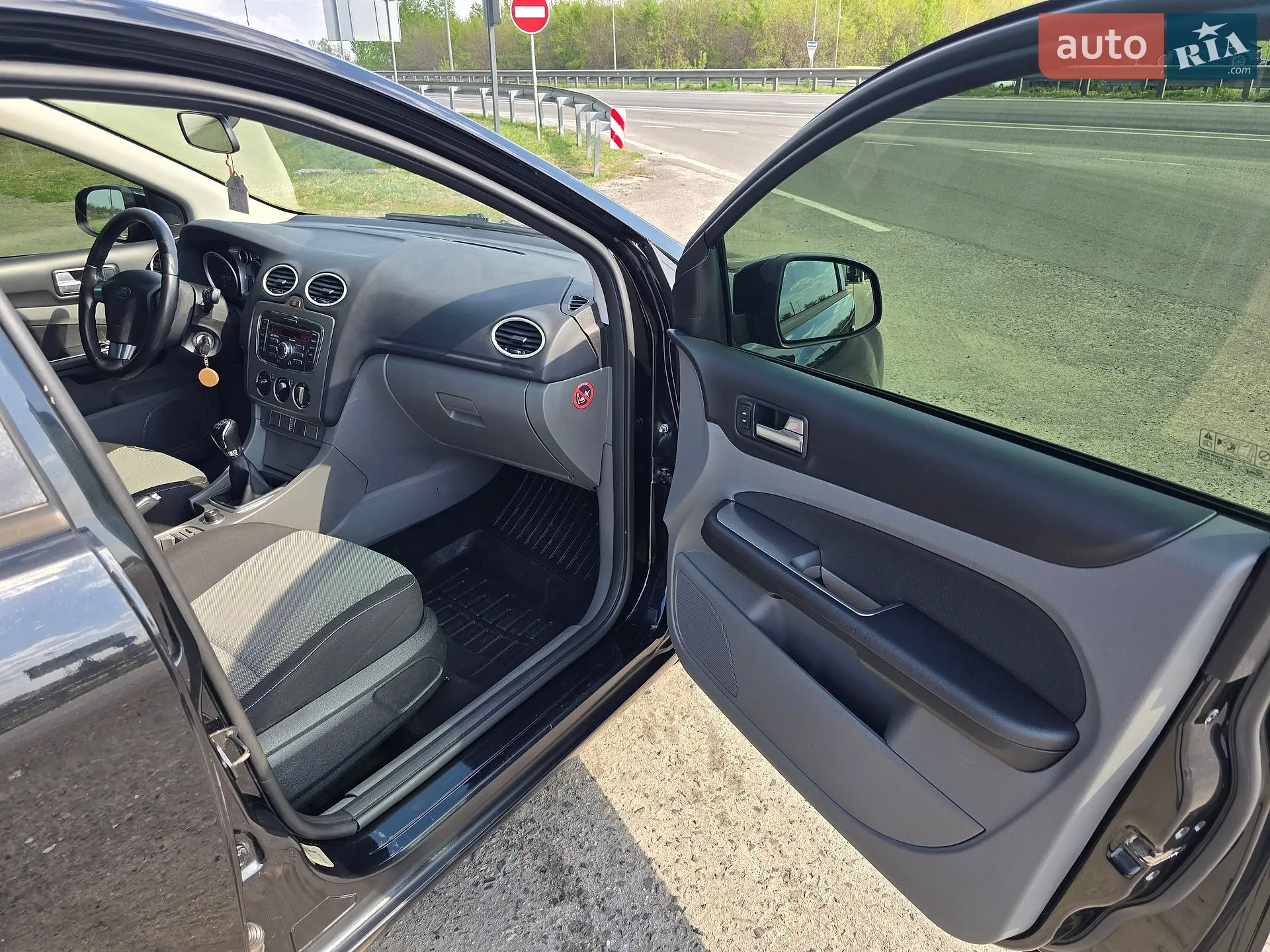 2010 Ford Focus - мініатюра 16