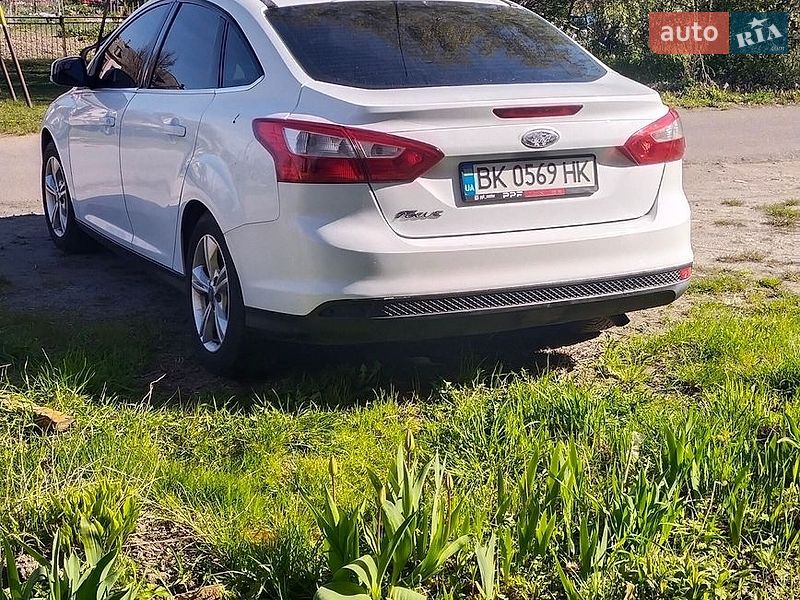 Седан Ford Focus 2011 в Корце