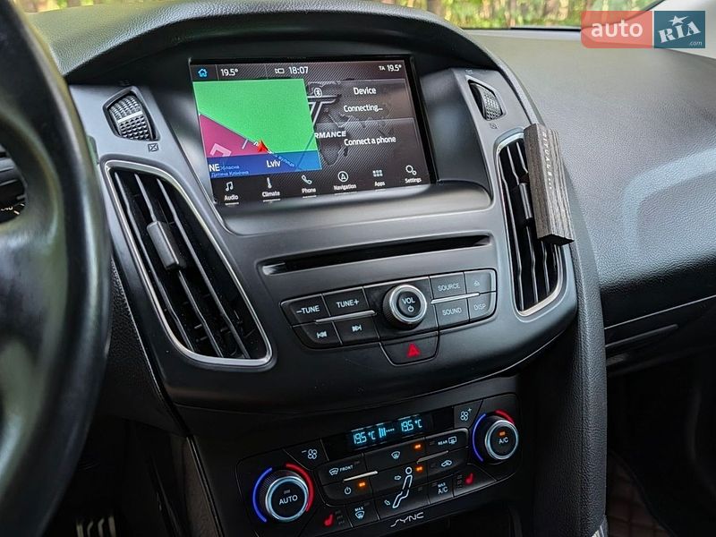 Хетчбек Ford Focus 2015 в Львові