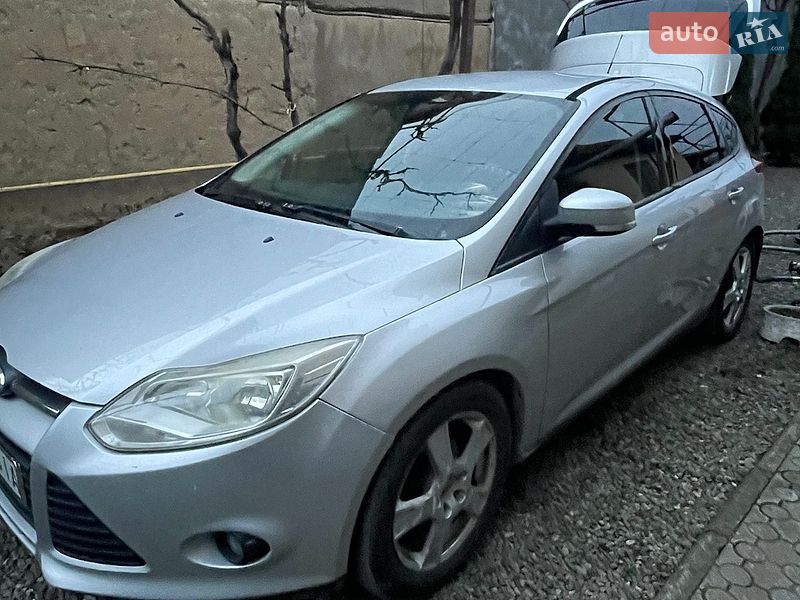 Хэтчбек Ford Focus 2011 в Виноградове